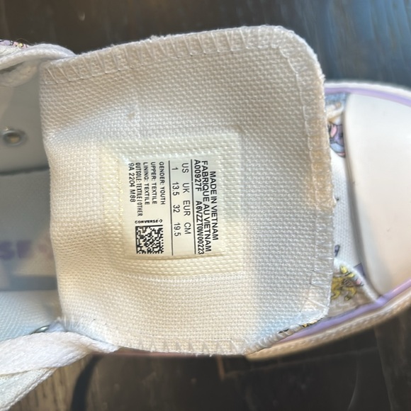 *NEW* Girls Converse Chuck Taylor, unicorn collection high tops - size 1 - Picture 9 of 11